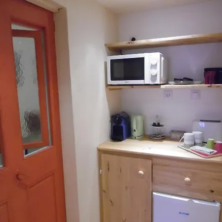 Chambres D'hotes Cheval Blanc Bed & Breakfast *