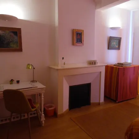 Chambres D'hotes Cheval Blanc Bed & Breakfast *