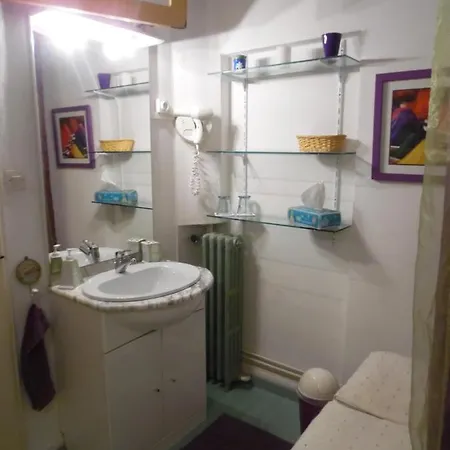 Chambres D'hotes Cheval Blanc *