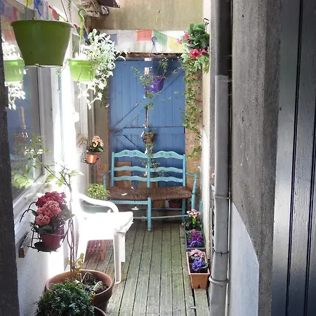 Chambres D'hotes Cheval Blanc Bed & Breakfast *