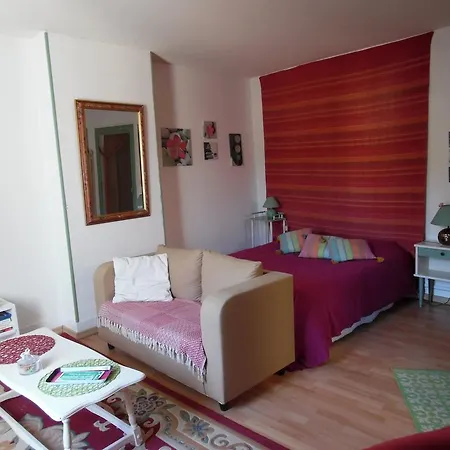 Chambres D'hotes Cheval Blanc Bed & Breakfast *